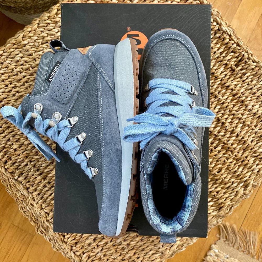 Merrell Ashford Classic Chukka Hiking Boots